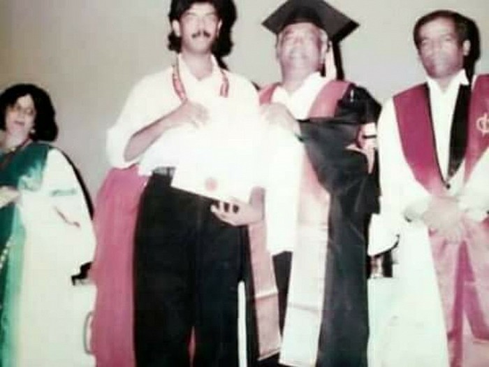 Prof C .UNNIKRISHNAN Being honoured by the BEST REGIONAL REPRESENTATIVE AWARD (World congress of Holistic Medicines1997)